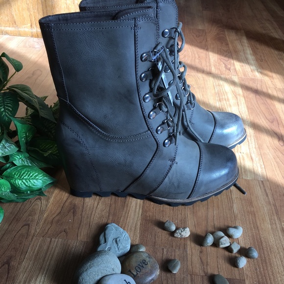 massini wedge boots